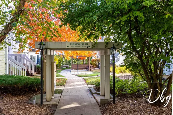 31 S TREEHOUSE LN #31, Round Lake, IL 60073