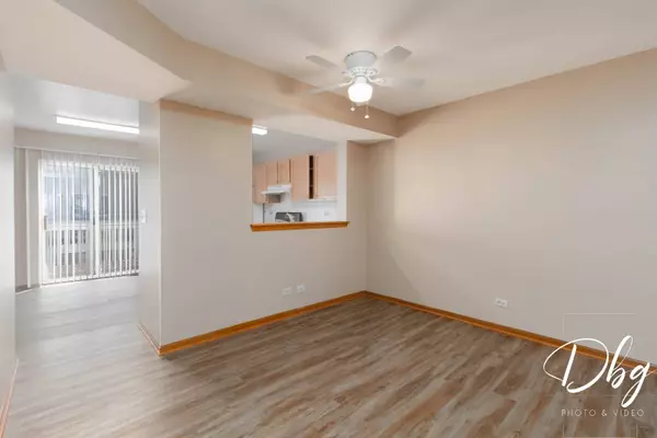 31 S TREEHOUSE LN #31, Round Lake, IL 60073