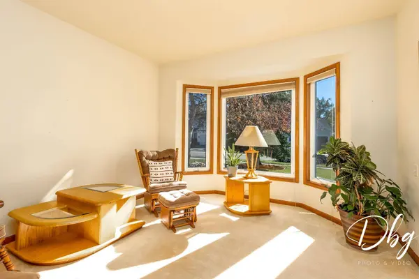 252 Carters Grove CT, Grayslake, IL 60030