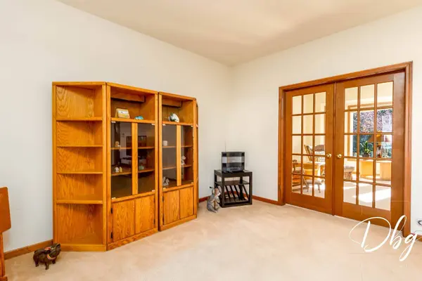 252 Carters Grove CT, Grayslake, IL 60030