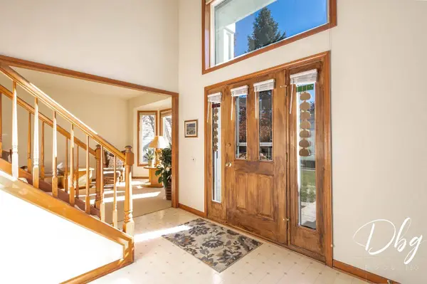 252 Carters Grove CT, Grayslake, IL 60030