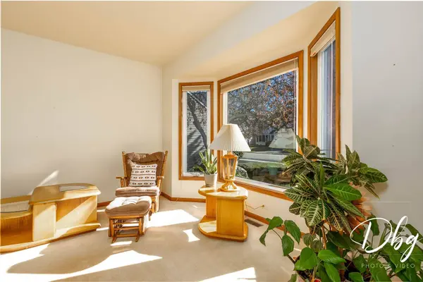 252 Carters Grove CT, Grayslake, IL 60030