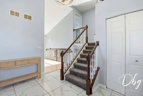 389 E Cherry Cove LN, Round Lake Beach, IL 60073