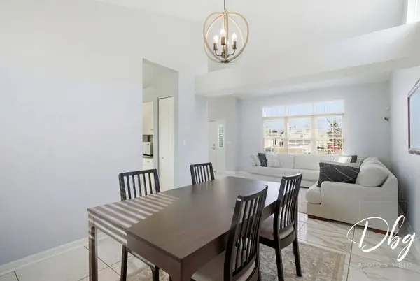 389 E Cherry Cove LN, Round Lake Beach, IL 60073