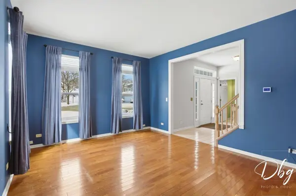 275 N Cambridge CT, Grayslake, IL 60030