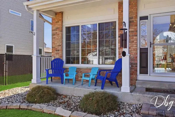 67 W Dahlia LN, Round Lake Beach, IL 60073