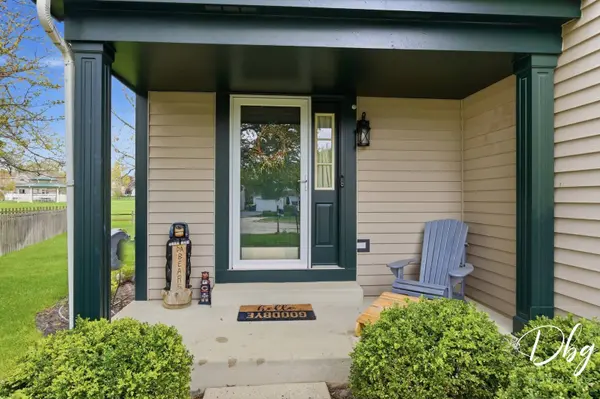 2225 N Old Pond CT, Round Lake Beach, IL 60073