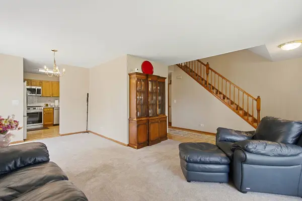 14 W Country Walk DR, Round Lake Beach, IL 60073