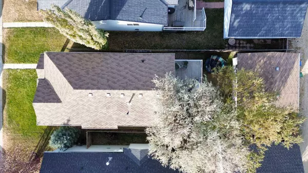 27 Jacobs Close, Red Deer, AB T4P4C8