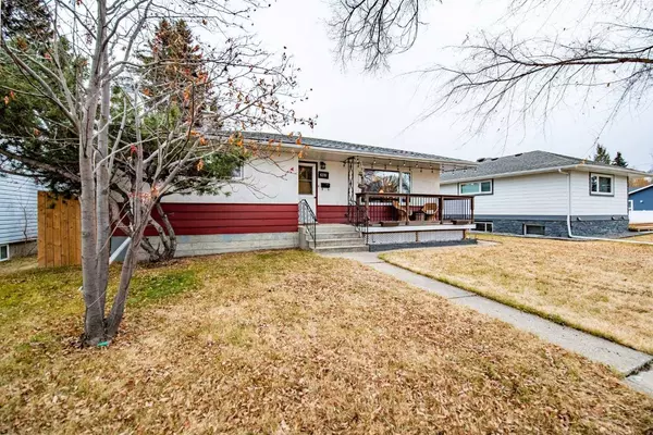 4207 41 AVE, Red Deer, AB T4N2Y1