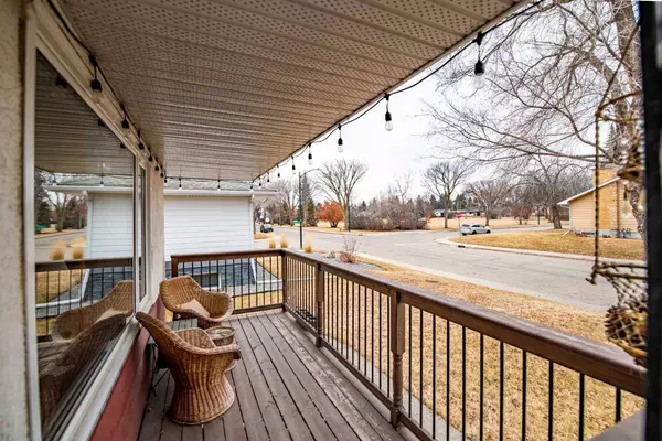 4207 41 AVE, Red Deer, AB T4N2Y1