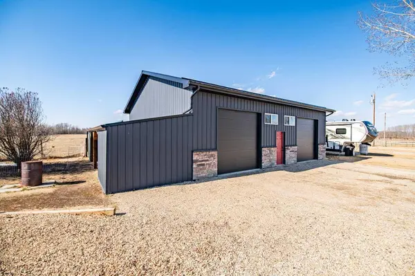 37408 Sand RD, Rural Red Deer County, AB T4S1E2