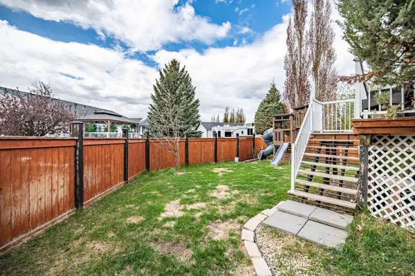 48 Reichley ST, Red Deer, AB T4P3S3