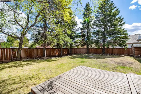 3 Allsop AVE, Red Deer, AB T4R1A1