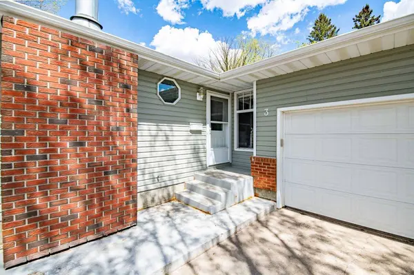 3 Allsop AVE, Red Deer, AB T4R1A1
