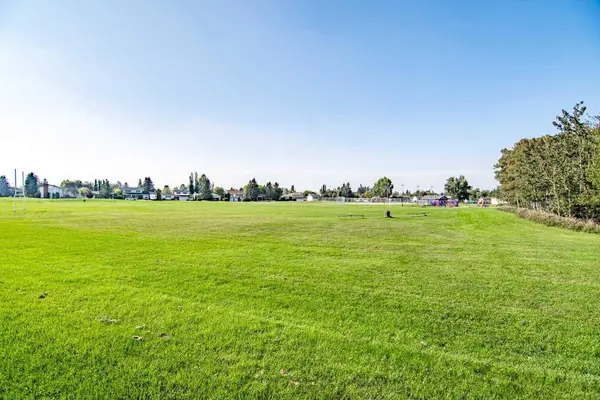 80 Piper DR #19, Red Deer, AB T4P1H8
