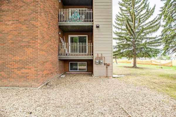80 Piper DR #19, Red Deer, AB T4P1H8