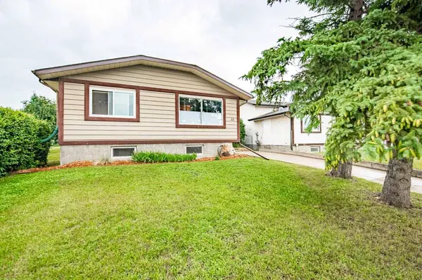 12 Opal Close, Lacombe, AB T4L1P9