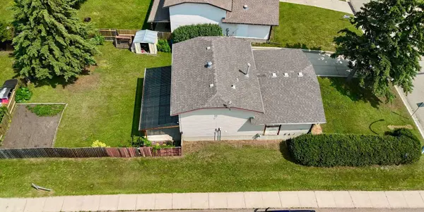 12 Opal Close, Lacombe, AB T4L1P9