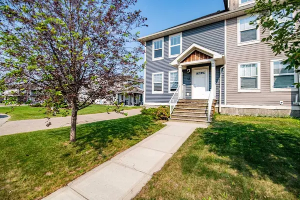 42 Reid CT, Sylvan Lake, AB T4S0C8