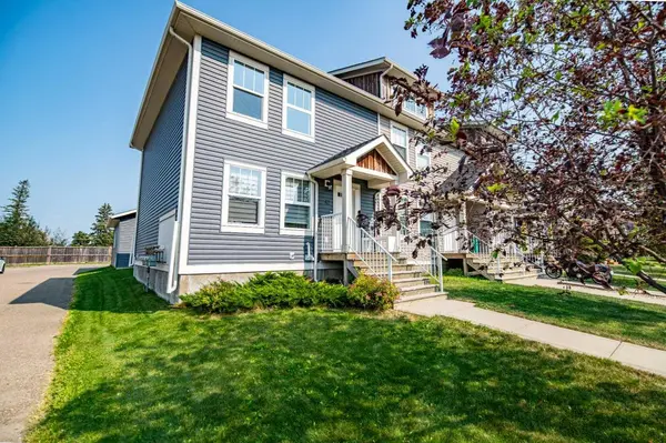 42 Reid CT, Sylvan Lake, AB T4S0C8