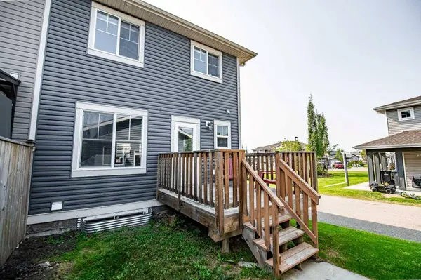 42 Reid CT, Sylvan Lake, AB T4S0C8
