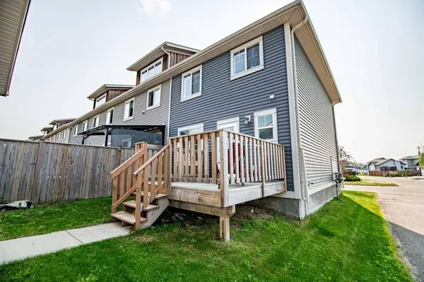 42 Reid CT, Sylvan Lake, AB T4S0C8