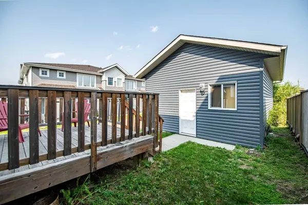 42 Reid CT, Sylvan Lake, AB T4S0C8