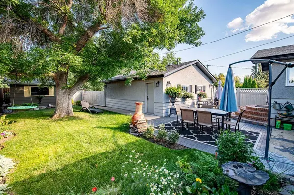 3317 44A AVE, Red Deer, AB T4N3J6