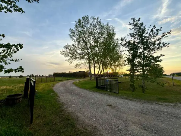 37408 Sand RD, Rural Red Deer County, AB T4S1E2