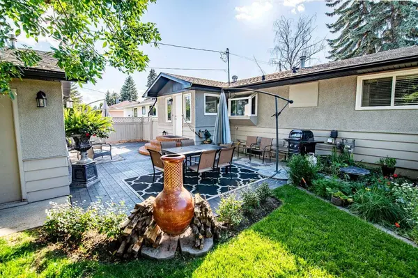 3317 44A AVE, Red Deer, AB T4N3J6