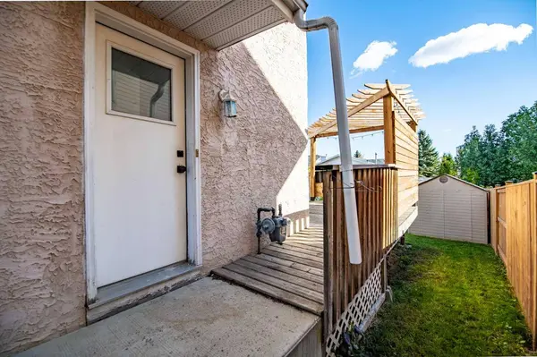 33 Kirsch Close, Red Deer, AB T4P3M5