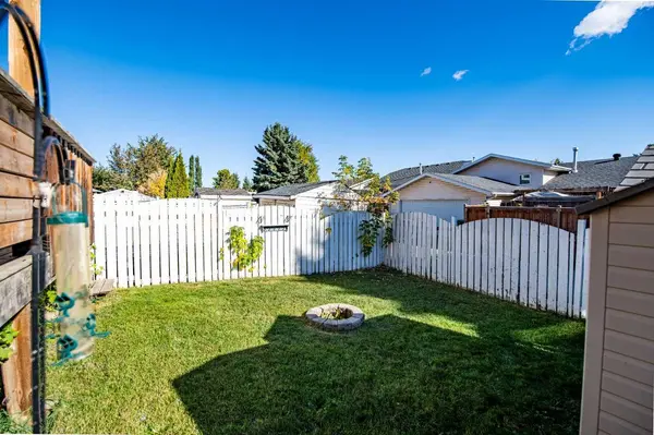 33 Kirsch Close, Red Deer, AB T4P3M5