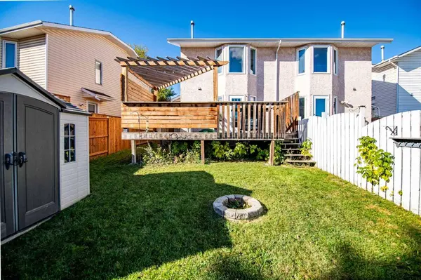 33 Kirsch Close, Red Deer, AB T4P3M5