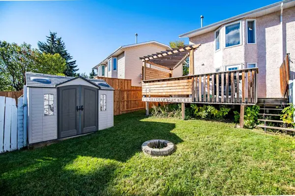 33 Kirsch Close, Red Deer, AB T4P3M5