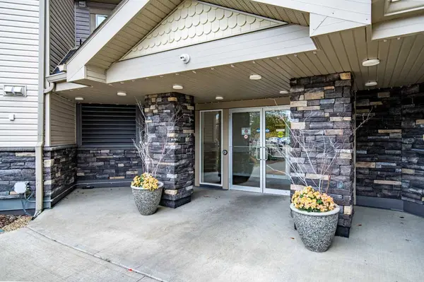 60 Lawford AVE #316, Red Deer, AB T4R3E9
