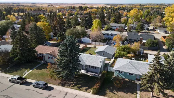 3419 50 AVE, Innisfail, AB T4G1H4
