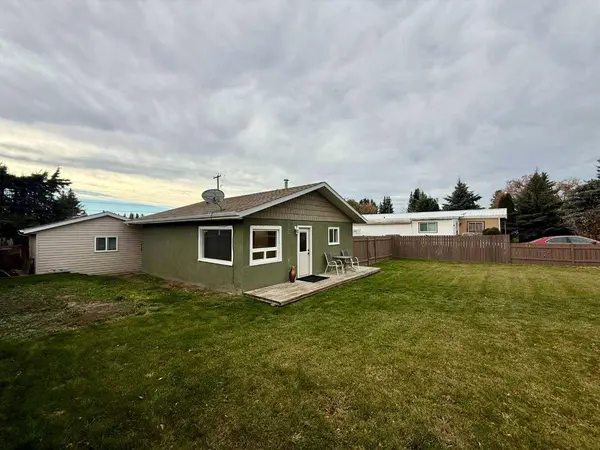 4839 52 AVE, Eckville, AB T0M0X0