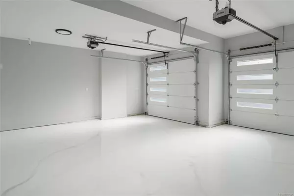 124 Hawk Point Rd, Nanaimo, BC V9T 5W2