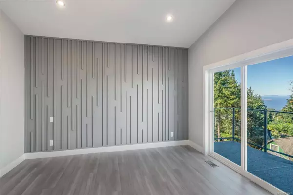 124 Hawk Point Rd, Nanaimo, BC V9T 5W2