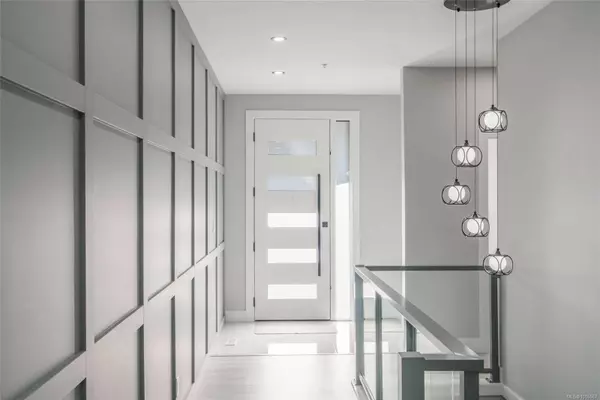 124 Hawk Point Rd, Nanaimo, BC V9T 5W2