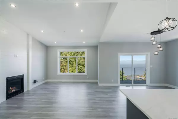 124 Hawk Point Rd, Nanaimo, BC V9T 5W2