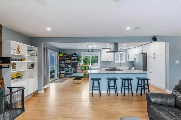 5523 Fernandez Pl, Nanaimo, BC V9T 2N1