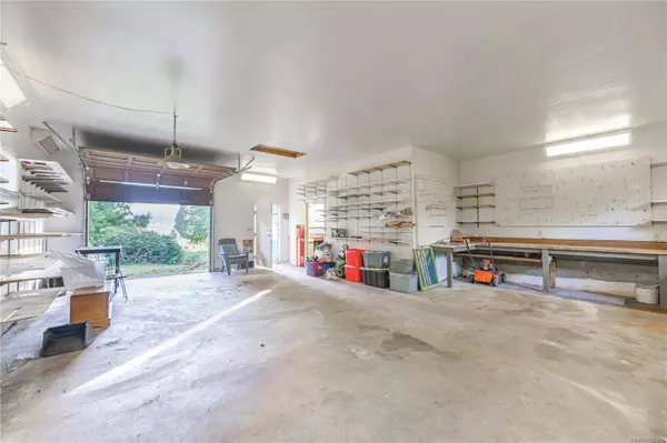 1817 Richardson Rd, Nanaimo, BC V9X 1C9