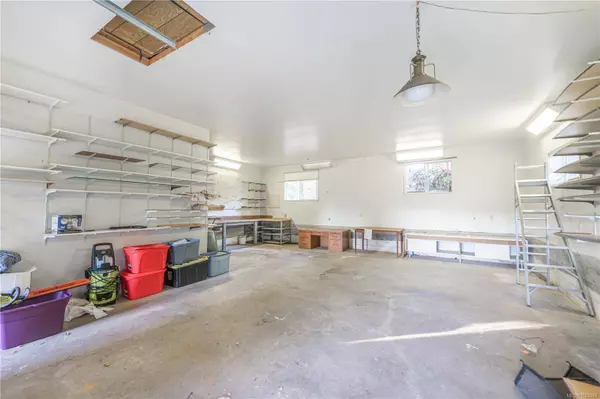 1817 Richardson Rd, Nanaimo, BC V9X 1C9