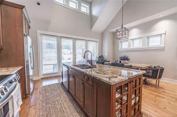 5251 Island Hwy W #15, Qualicum Beach, BC V9K 2C1