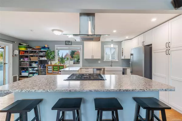 5523 Fernandez Pl, Nanaimo, BC V9T 2N1