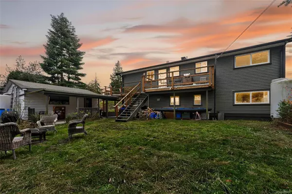 7330 Millard Dr, Lantzville, BC V0R 2H0