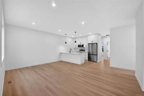 122 Plante Cres #A, Lake Cowichan, BC V0R 2G0