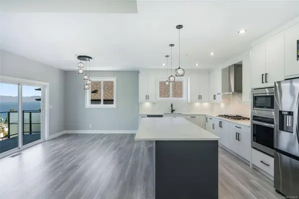 124 Hawk Point Rd, Nanaimo, BC V9T 5W2